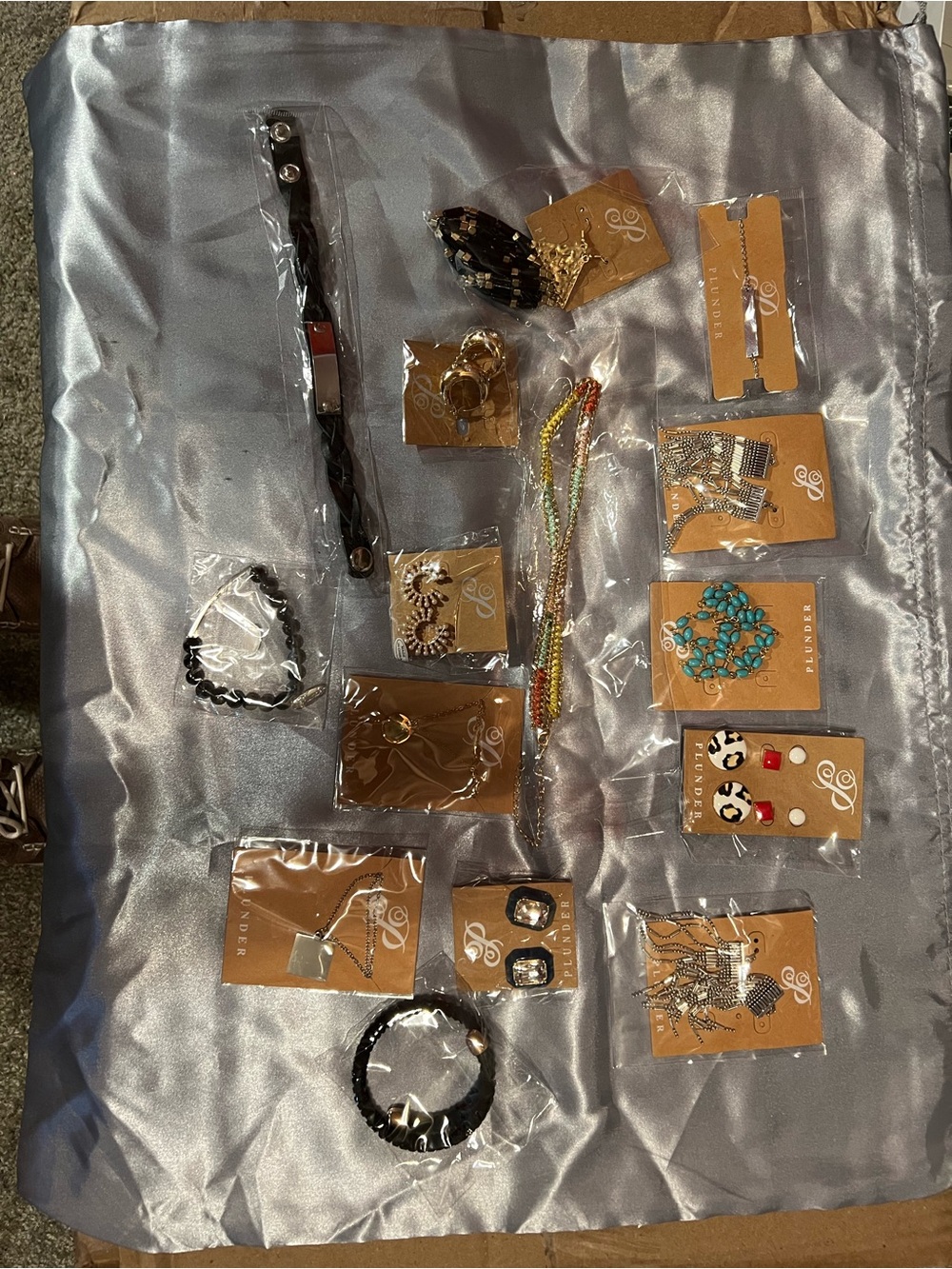 Assorted Fashion Jewelry bundle Gold & Black Accents New plunder